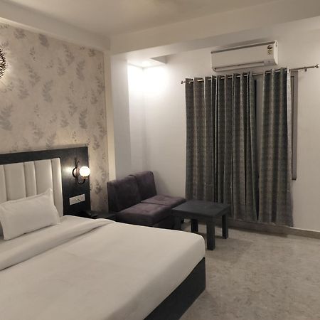 Hotel Varanasi Inn Kültér fotó