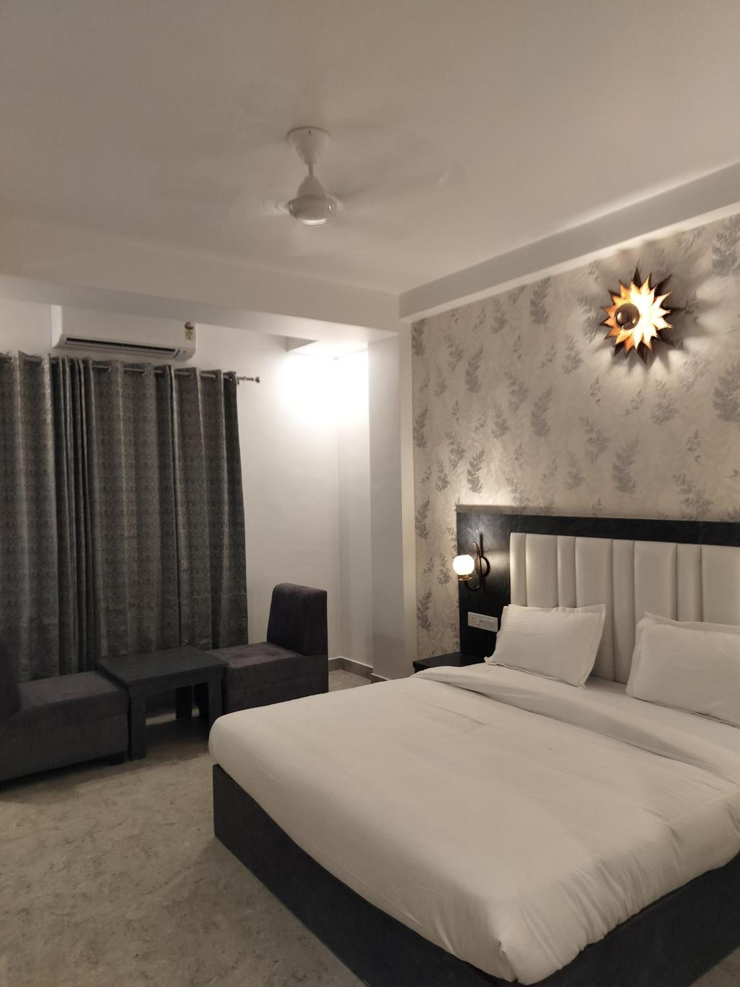 Hotel Varanasi Inn Kültér fotó