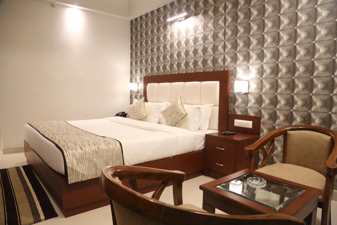 Hotel Varanasi Inn Kültér fotó
