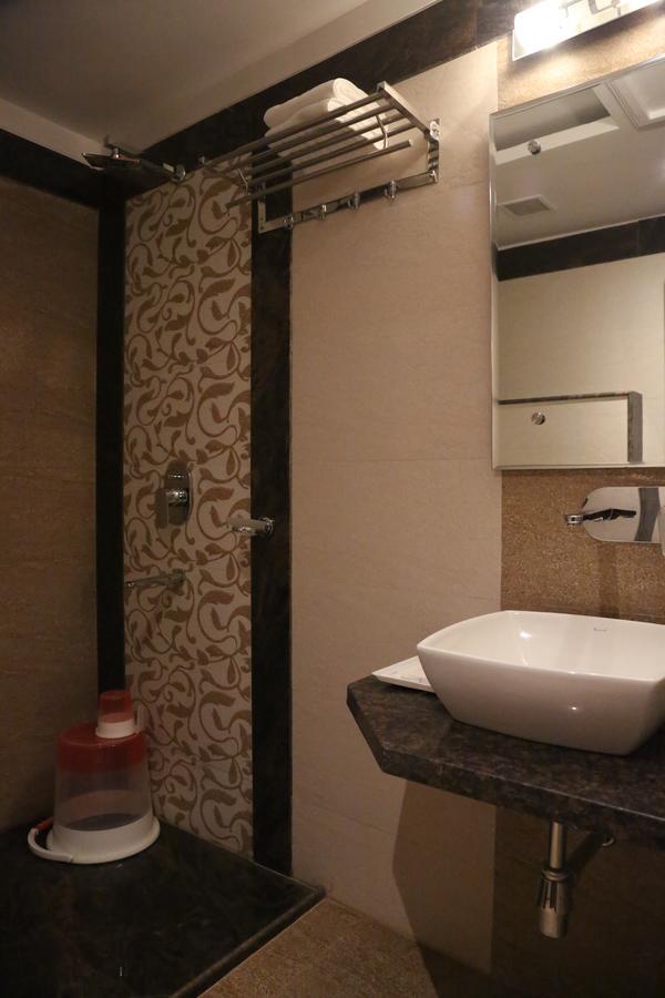Hotel Varanasi Inn Kültér fotó