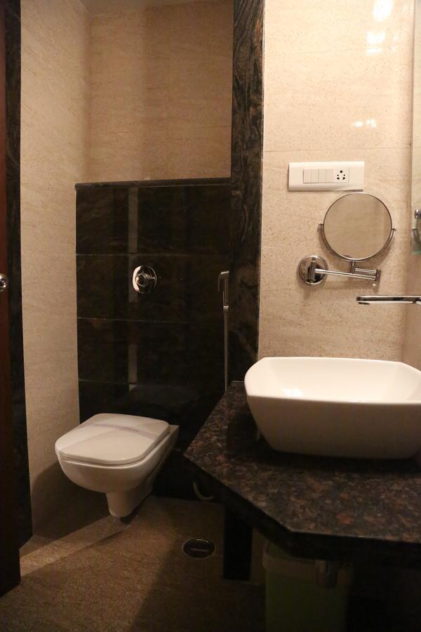 Hotel Varanasi Inn Kültér fotó